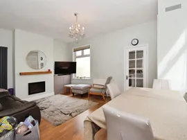 Waterloo Crescent, Wigston thumb 3