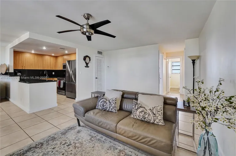 1811 Jefferson St, Hollywood, FL 33020