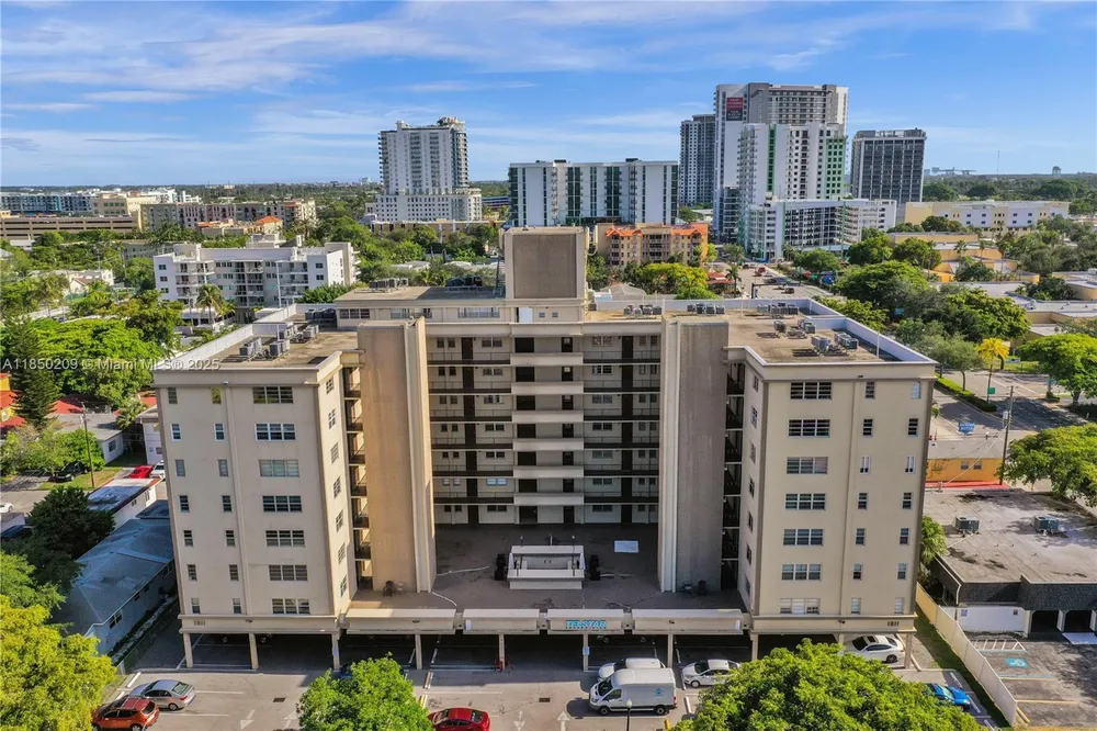 1811 Jefferson St, Hollywood, FL 33020