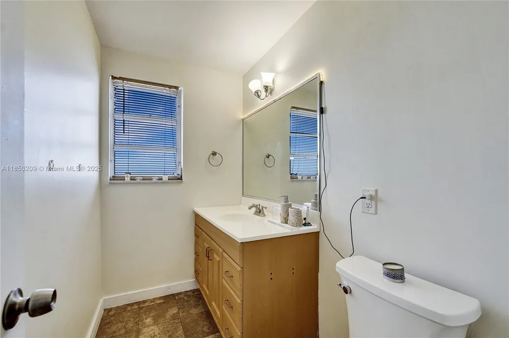 1811 Jefferson St, Hollywood, FL 33020