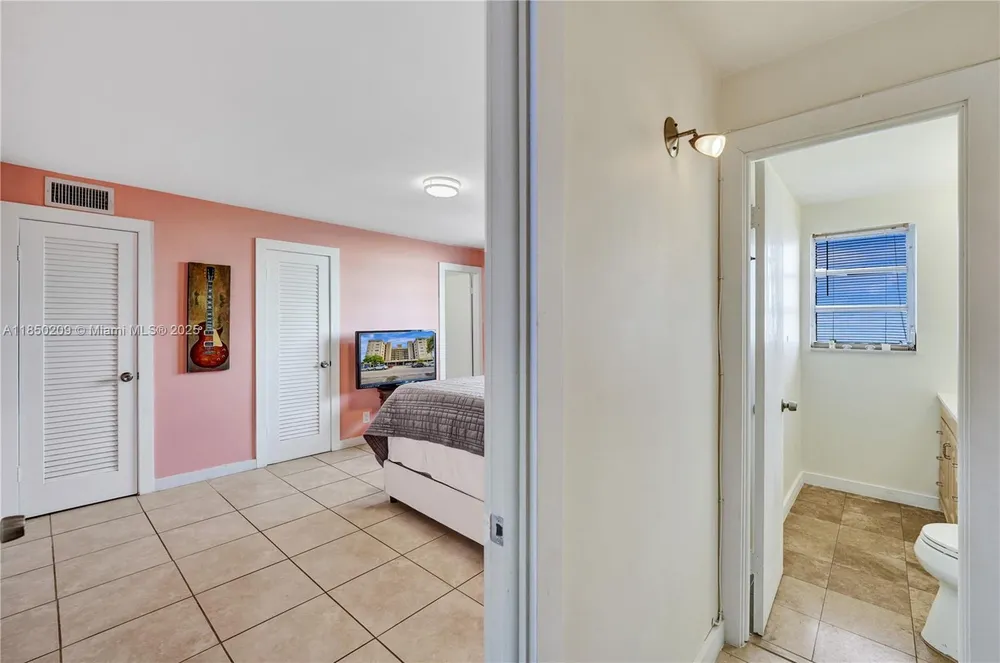 1811 Jefferson St, Hollywood, FL 33020