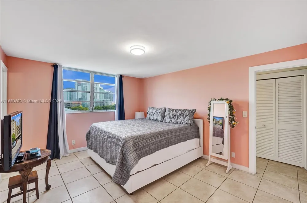 1811 Jefferson St, Hollywood, FL 33020