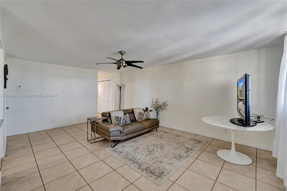 1811 Jefferson St, Hollywood, FL 33020
