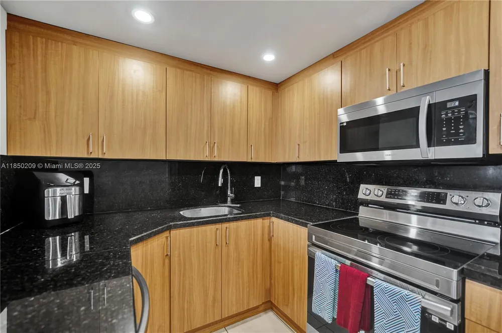 1811 Jefferson St, Hollywood, FL 33020