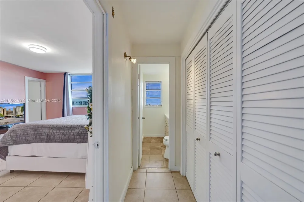 1811 Jefferson St, Hollywood, FL 33020
