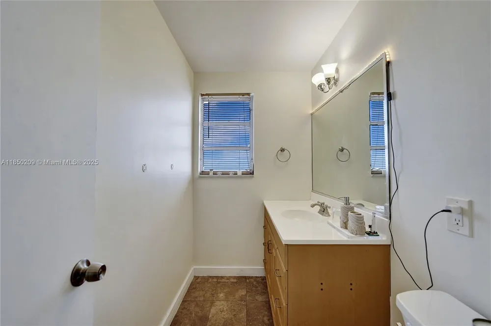 1811 Jefferson St, Hollywood, FL 33020