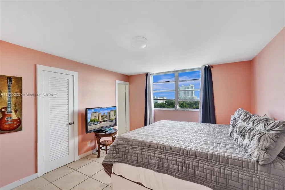 1811 Jefferson St, Hollywood, FL 33020