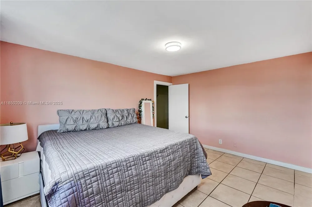 1811 Jefferson St, Hollywood, FL 33020