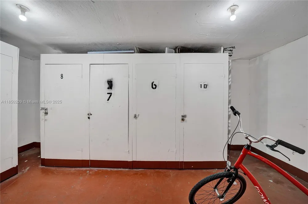 1811 Jefferson St, Hollywood, FL 33020