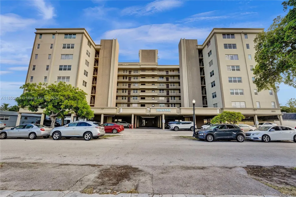 1811 Jefferson St, Hollywood, FL 33020