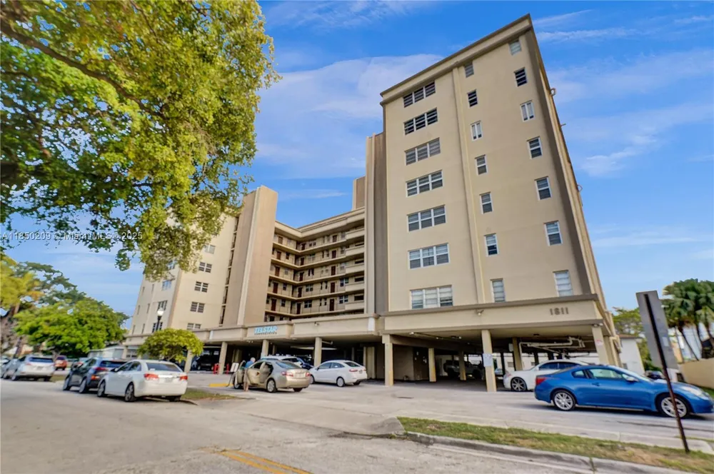1811 Jefferson St, Hollywood, FL 33020