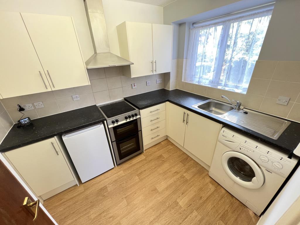 Bowls Court, Coventry, Cv5 8pg Image 5