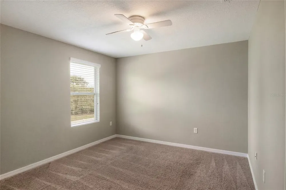 210 Lazy Willow Dr, Davenport, FL 33897