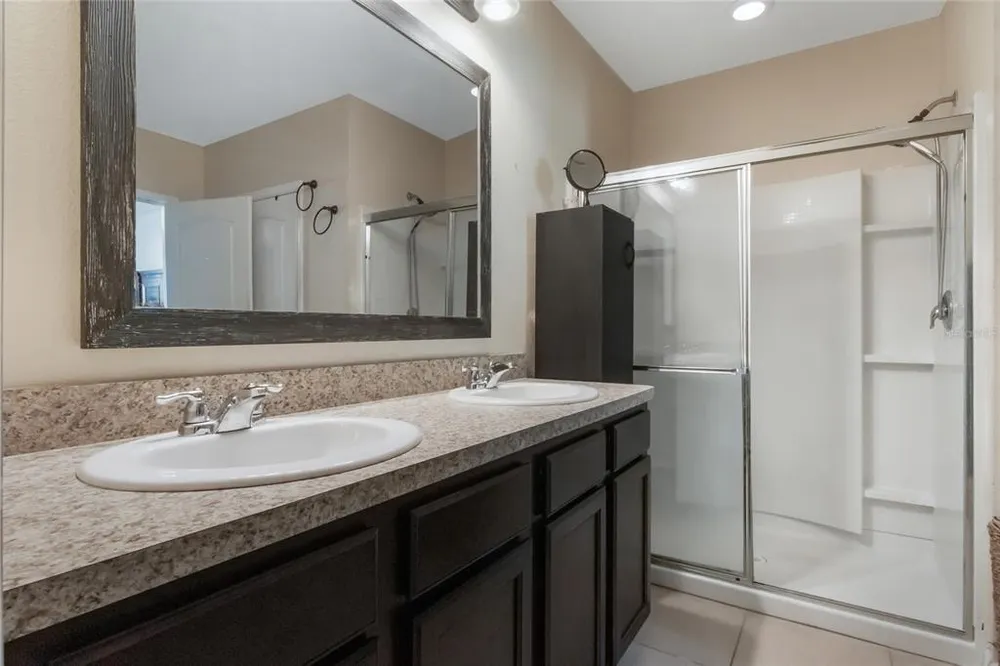 210 Lazy Willow Dr, Davenport, FL 33897