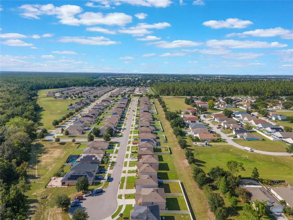 210 Lazy Willow Dr, Davenport, FL 33897