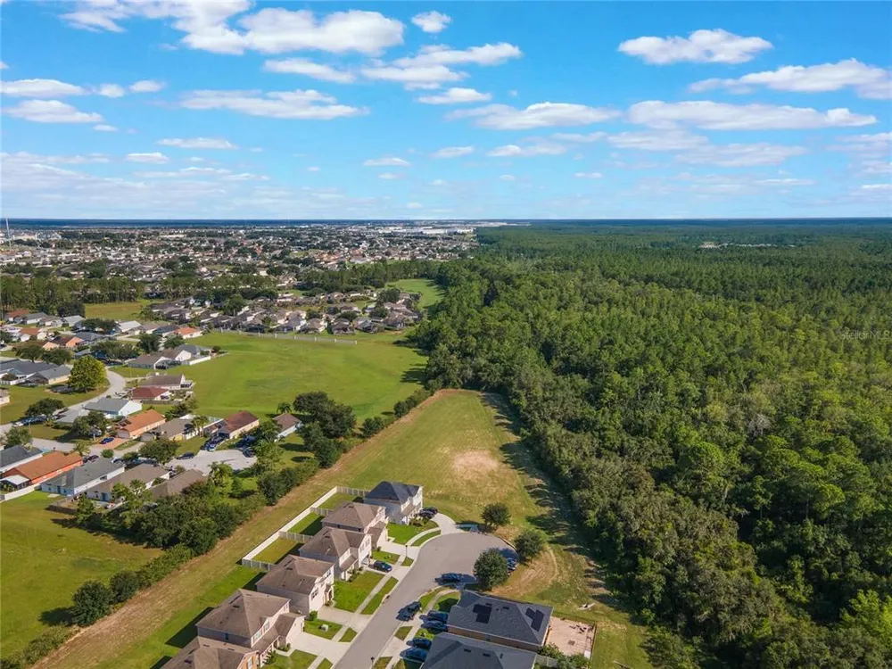 210 Lazy Willow Dr, Davenport, FL 33897