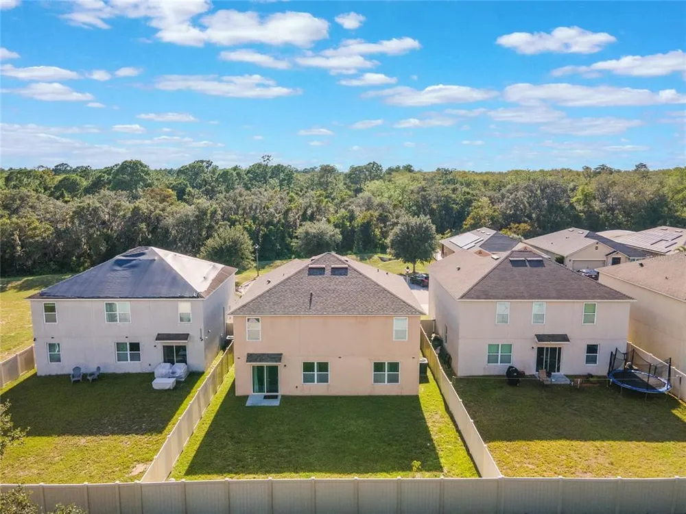 210 Lazy Willow Dr, Davenport, FL 33897