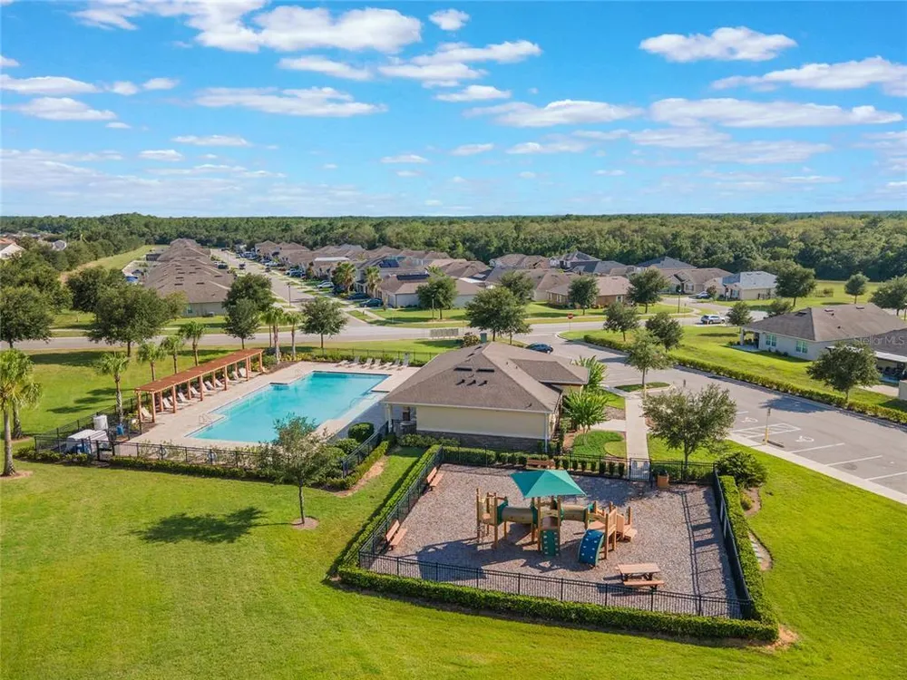210 Lazy Willow Dr, Davenport, FL 33897