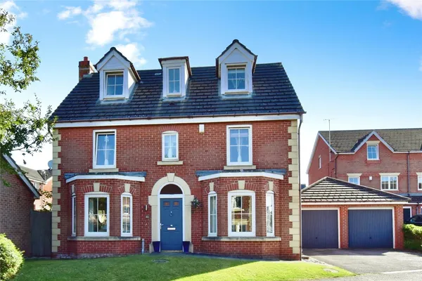 St. Matthews Close, Renishaw, Sheffie...
