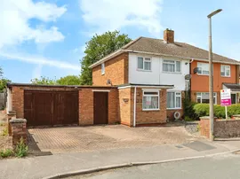 Hawthorn Way, Royston photo