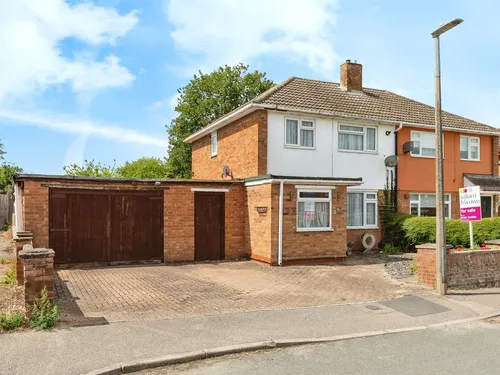 Hawthorn Way, Roystonphoto