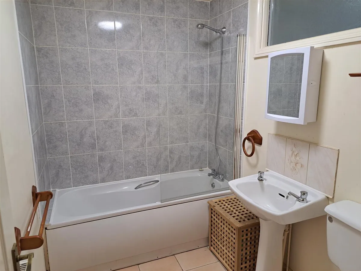 16 Kirby Hall, Kirby Bellars, Melton Mowbray
