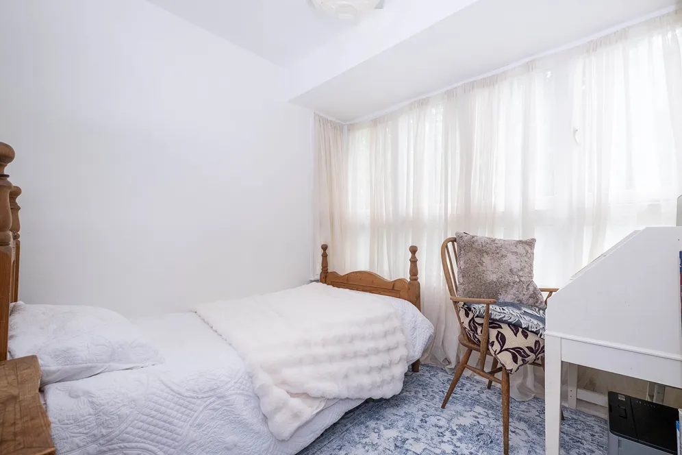 Brocklebank Road, London, SW18 photo 8