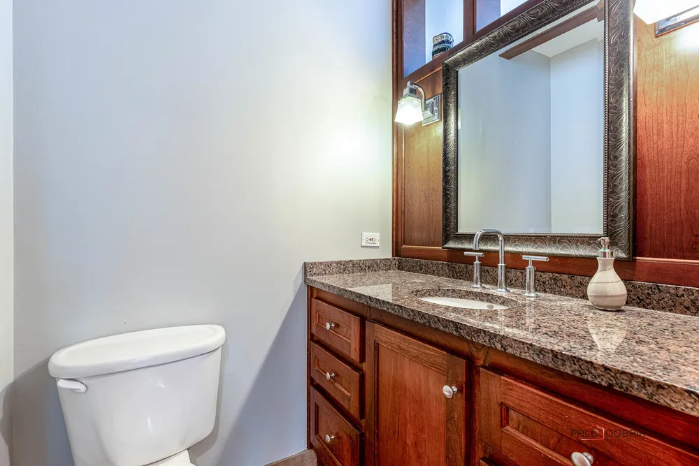 105 S I Oka Ave, Mount Prospect, IL 60056