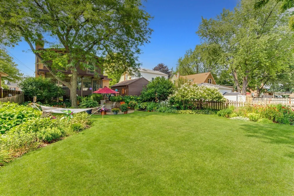 105 S I Oka Ave, Mount Prospect, IL 60056