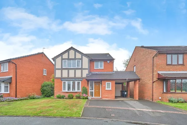 Richmond Drive, Lichfield, Staffordsh...