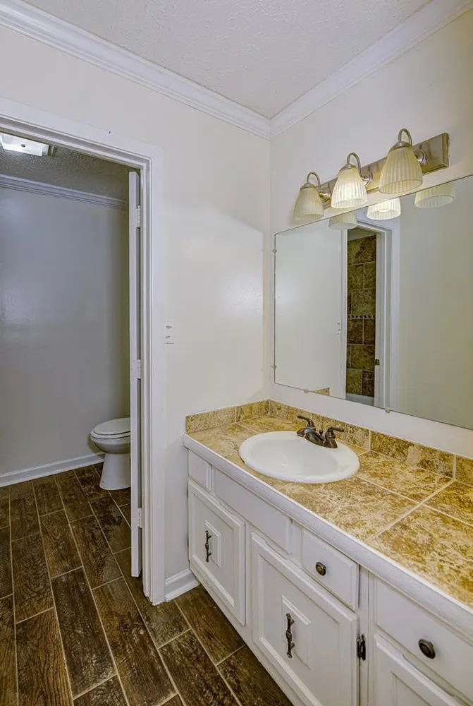 412 Elmwood St, Vicksburg, MS 39180