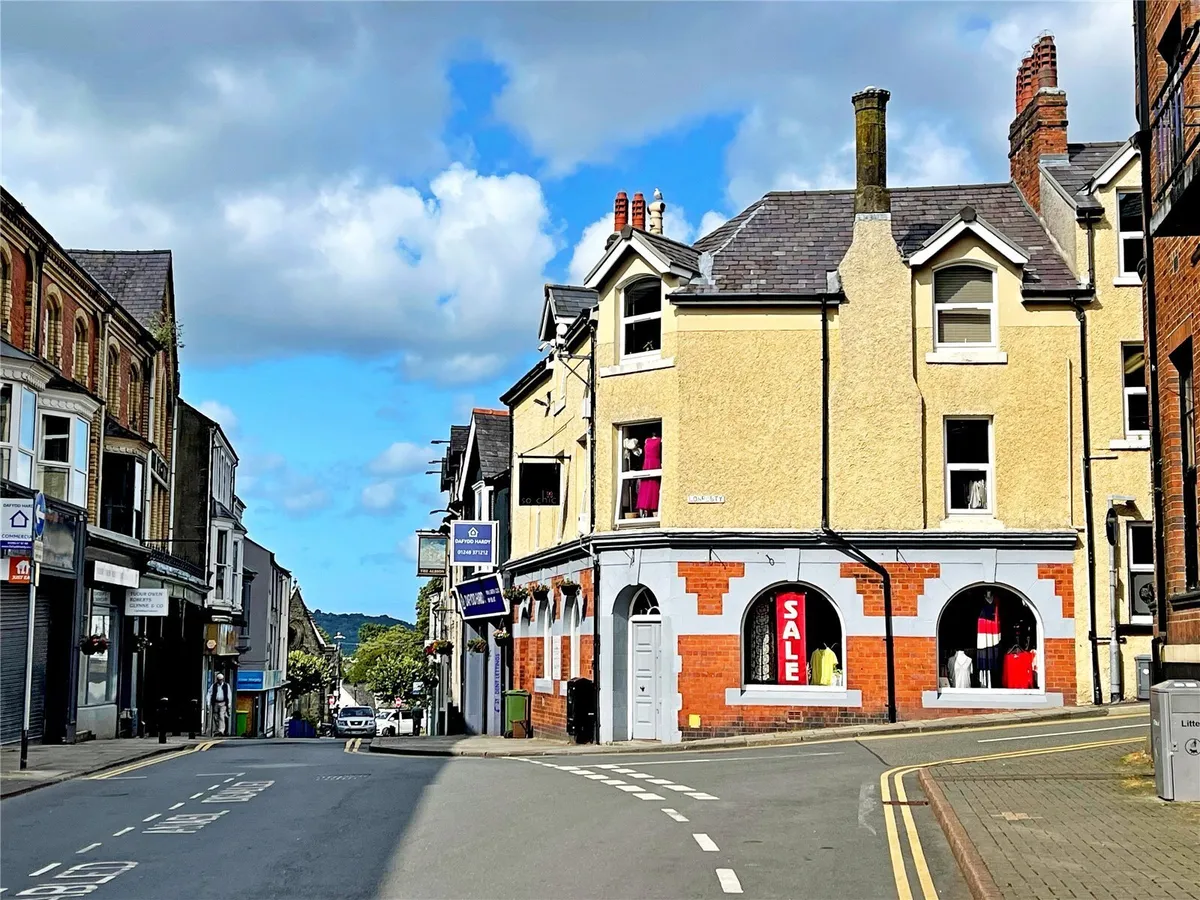 High Street, Bangor, Gwynedd, LL57
