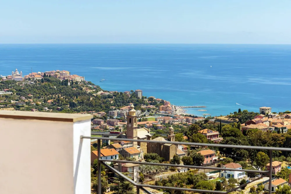 View image gallery of Strada del Colle, Imperia, Liguria