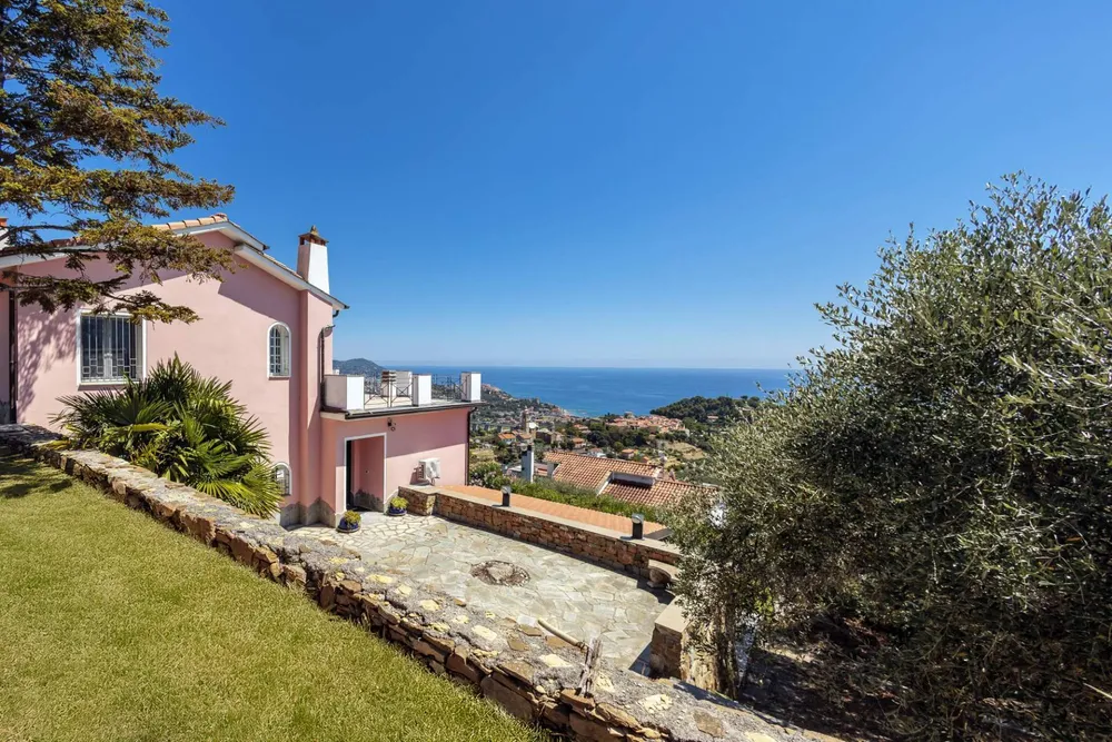 Strada del Colle, Imperia, Liguria