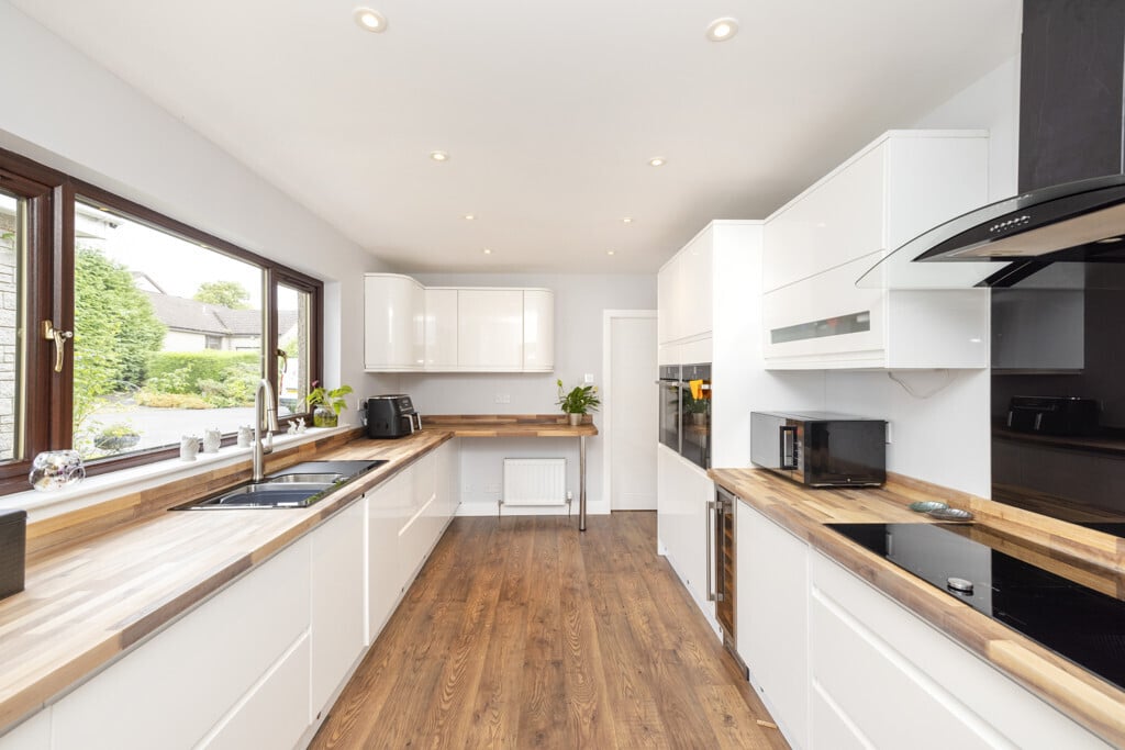 5 Maclardy Court, Uphall, Broxburn, EH52 5SL Image 8