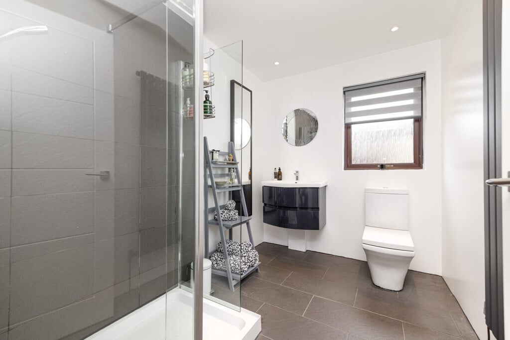 5 Maclardy Court, Uphall, Broxburn, EH52 5SL Image 12