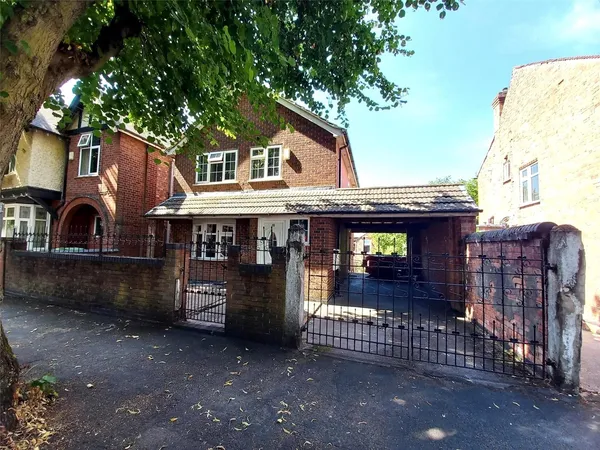 Rolleston Drive, Lenton, NG7