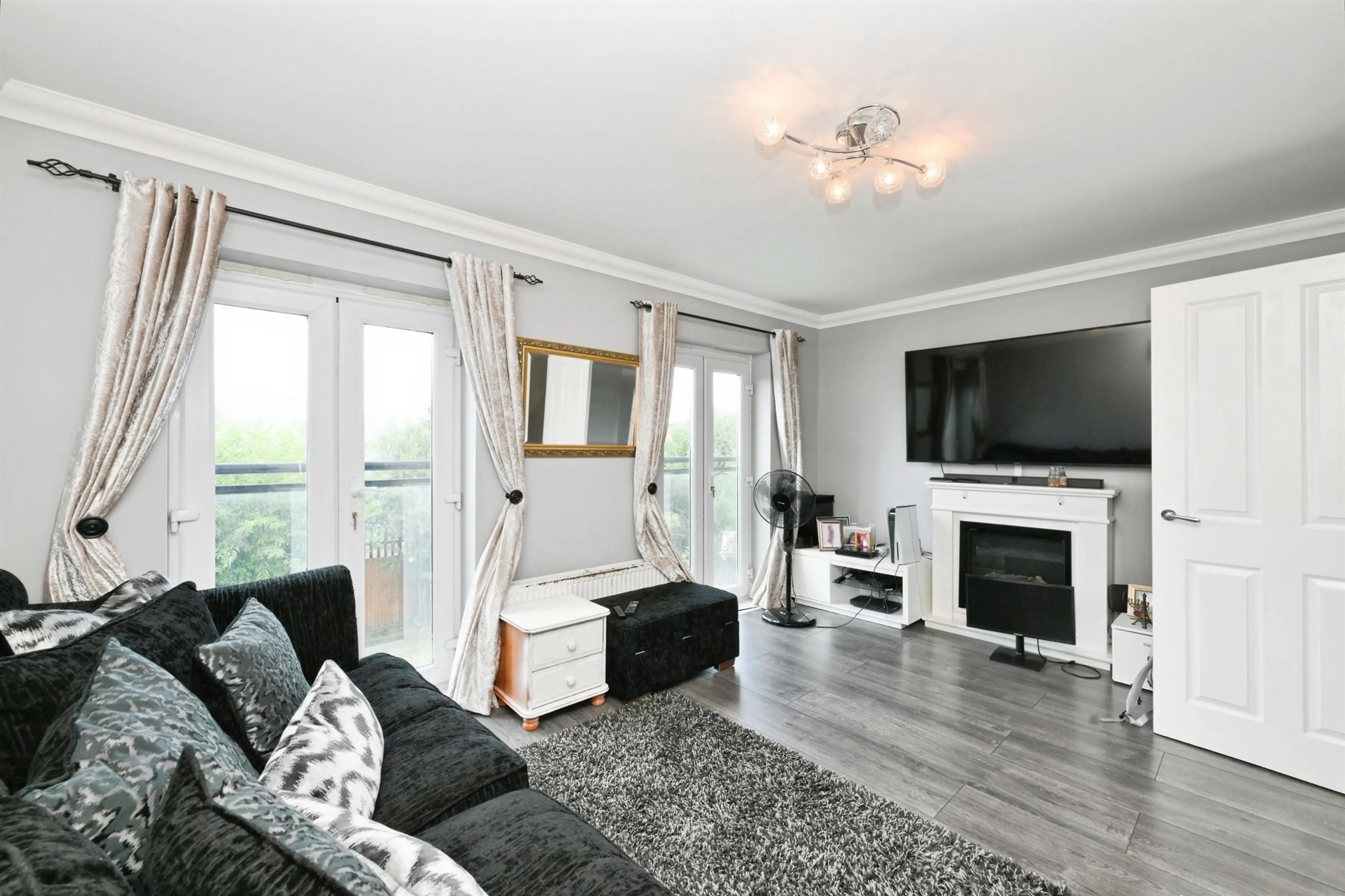 Property at Robinia Road, Broxbourne