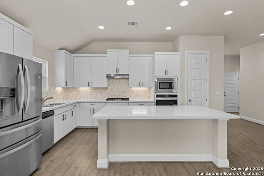 6533 Crockett Cove, Schertz, TX 78108-2043