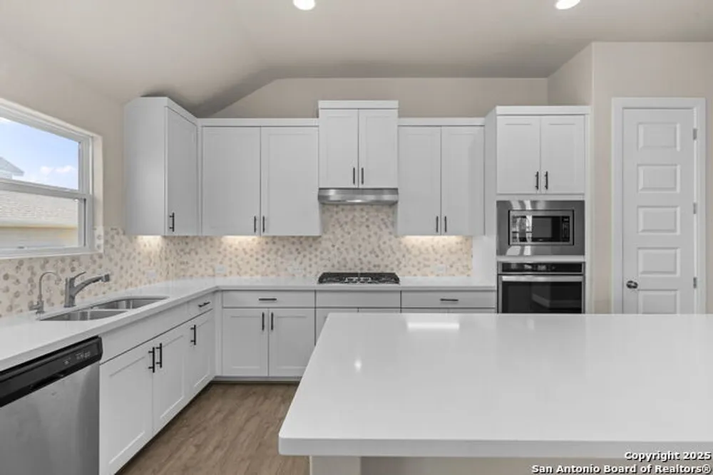 6533 Crockett Cove, Schertz, TX 78108-2043