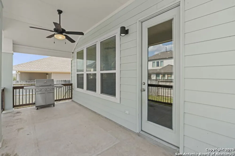 6533 Crockett Cove, Schertz, TX 78108-2043
