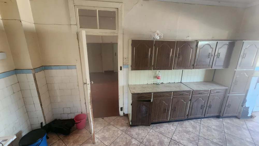 South Africa, Gauteng, Bezuidenhout Valley, 3rd Avenue, 154
