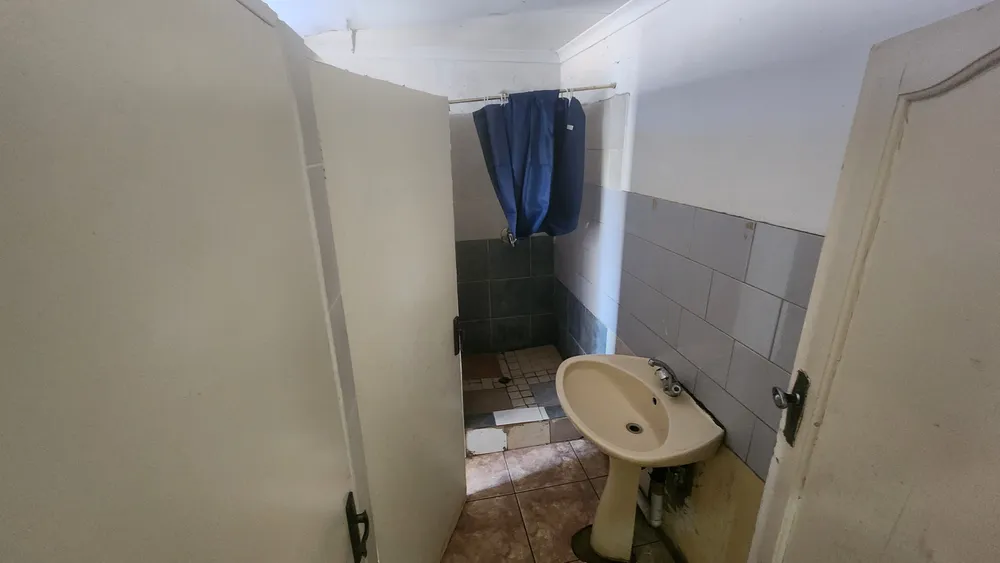 South Africa, Gauteng, Bezuidenhout Valley, 3rd Avenue, 154