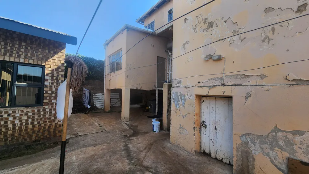 South Africa, Gauteng, Bezuidenhout Valley, 3rd Avenue, 154