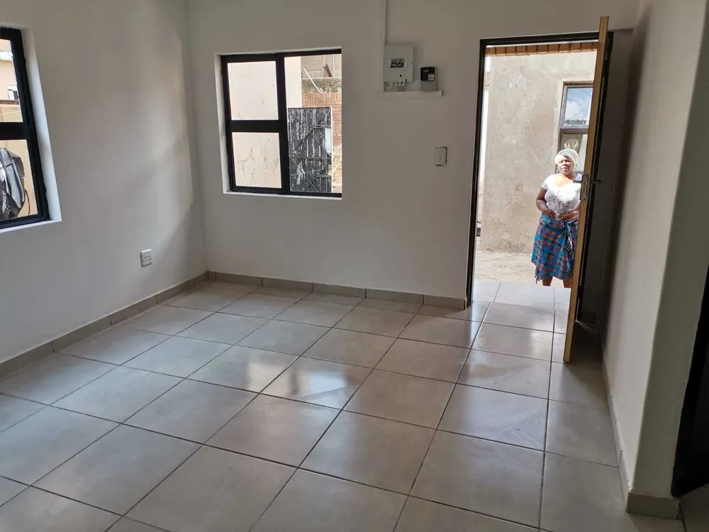 South Africa, Gauteng, Bezuidenhout Valley, 3rd Avenue, 154