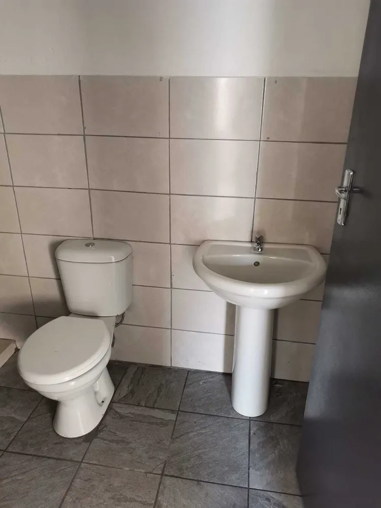 South Africa, Gauteng, Bezuidenhout Valley, 3rd Avenue, 154