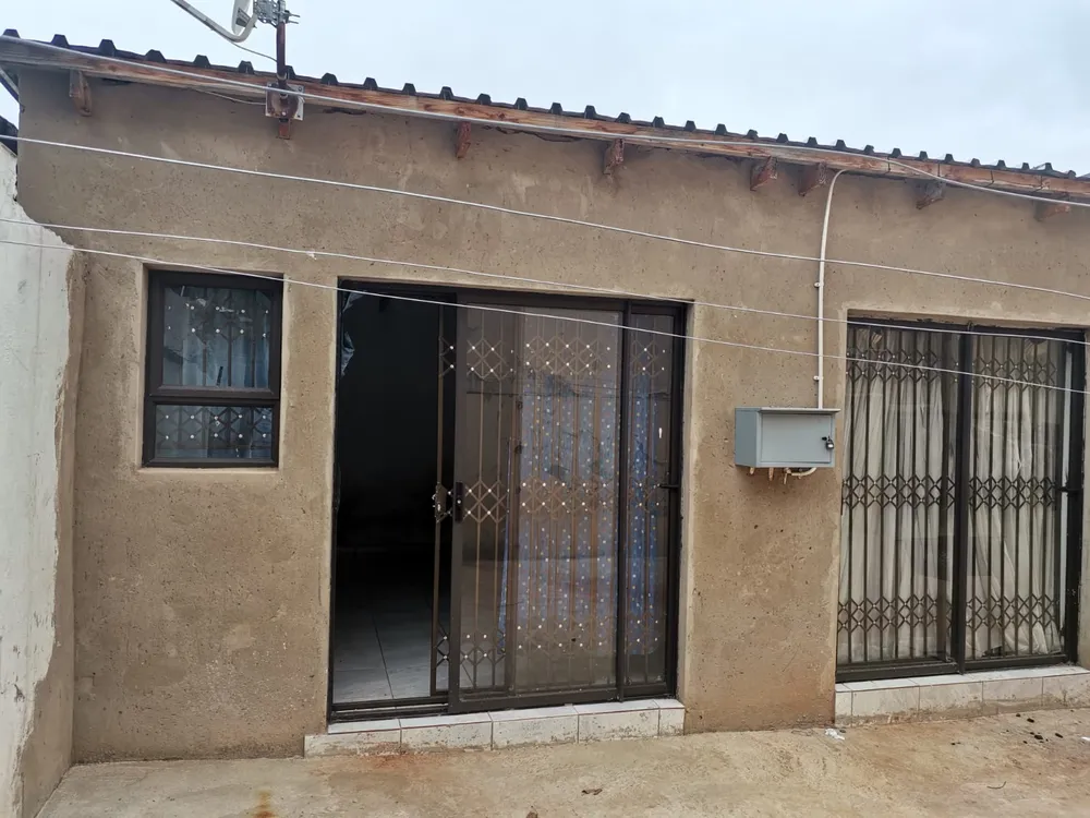 South Africa, Gauteng, Bezuidenhout Valley, 3rd Avenue, 154
