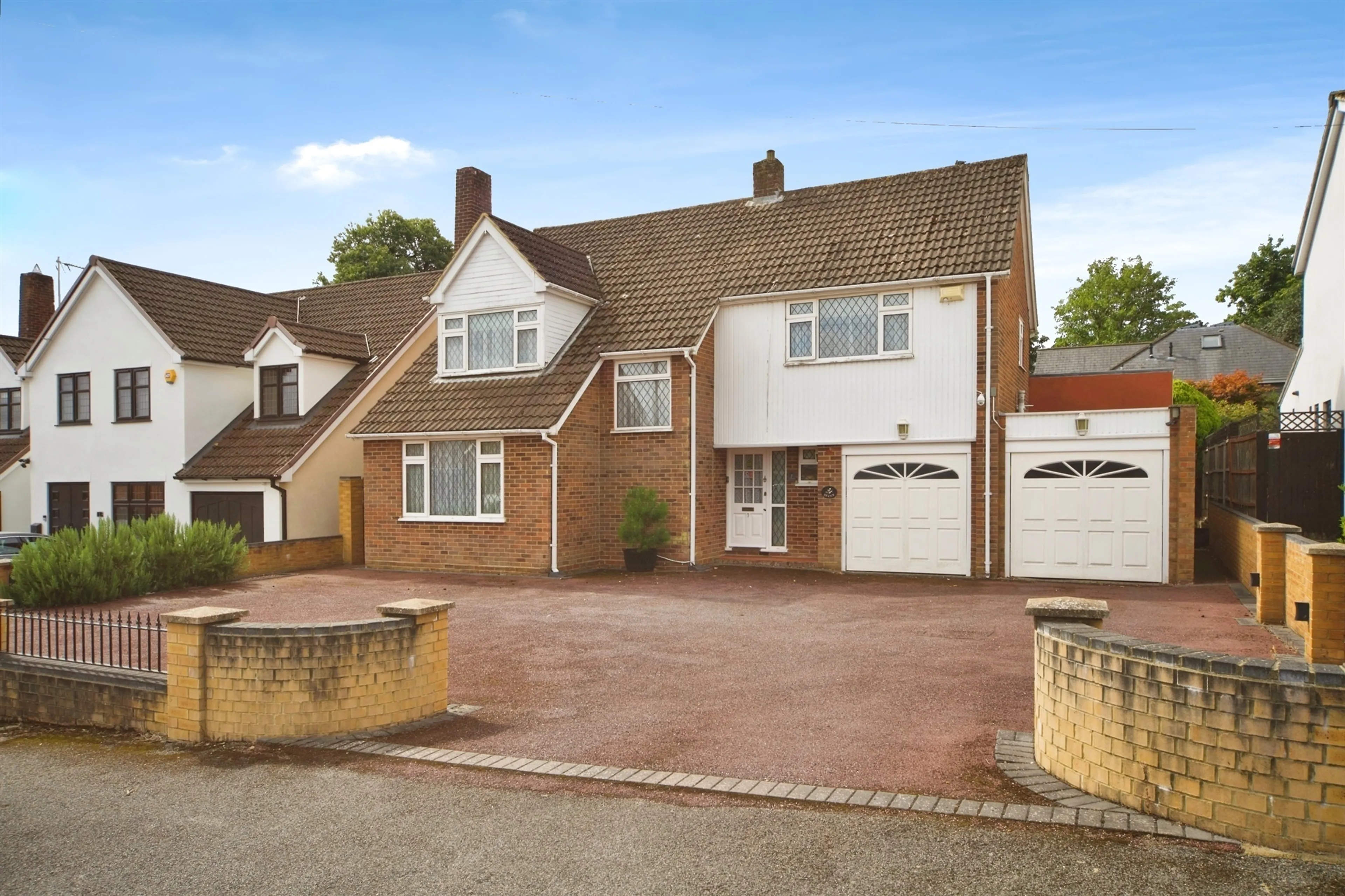 Property at Woodstock Road, Broxbourne