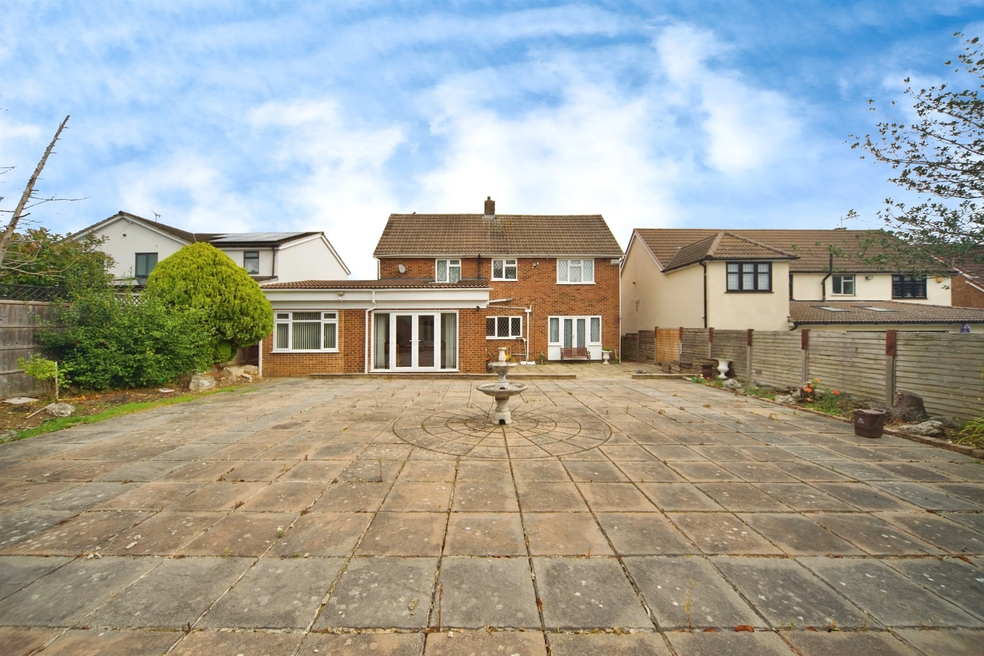 Property at Woodstock Road, Broxbourne