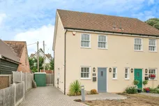 Apple Tree Mews, Bures
